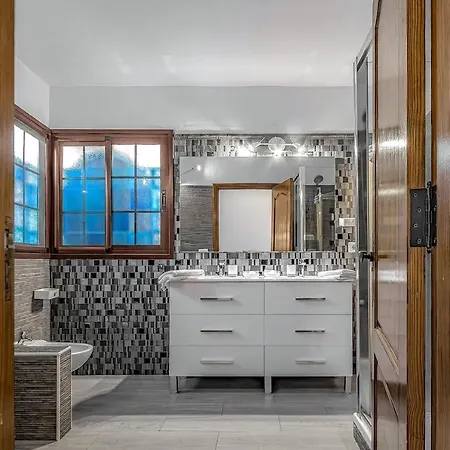 Villa Tenerifeopenhome Charming Cave Costa Adeje (Tenerife)